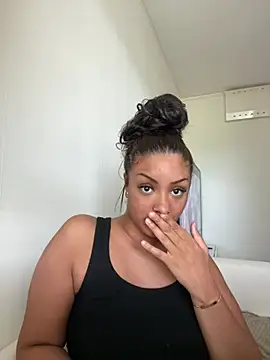 juicyprincess66 online show from June 9, 2026, 4:19 pm