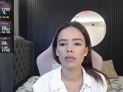 naomis 36 online show from June 2, 2026, 2:06 pm