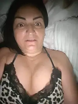 LunaMoonlira online show from May 19, 2026, 9:55 pm