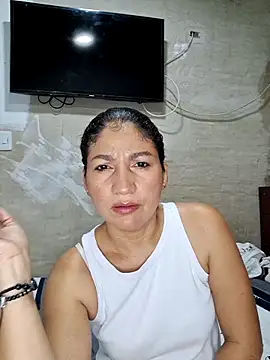 Rosa1079 online show from May 17, 2026, 6:13 am