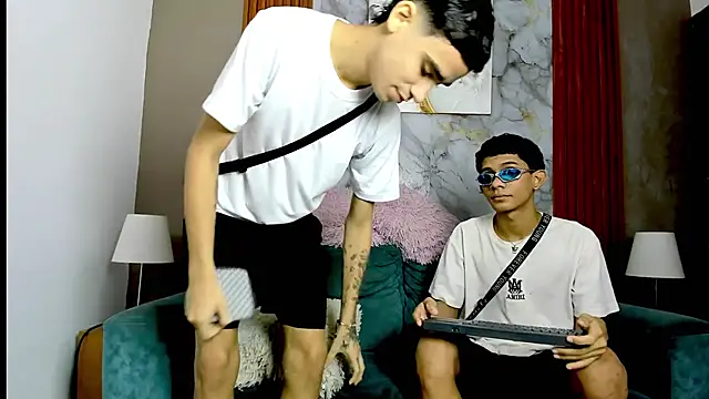 TWINKS BOYSX online show from May 25, 2026, 1:21 pm