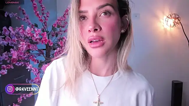 R4-V3N online show from December 30, 2024, 3:03 am