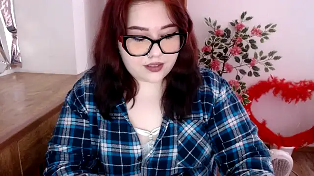 KarolinasHot online show from June 10, 2026, 6:53 pm