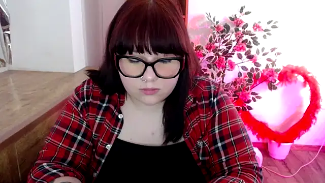 KarolinasHot online show from May 14, 2026, 9:45 pm