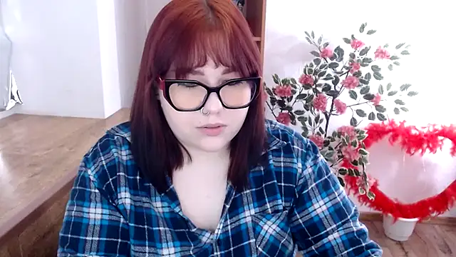 KarolinasHot online show from June 17, 2026, 5:01 pm