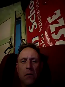 Marcin43w online show from May 8, 2026, 6:12 pm