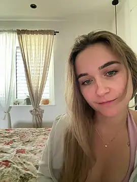 Snapshot of LillyStarr chatting on July 9, 2026, 7:42 am LillyStarr online show from July 9, 2026, 7:42 am