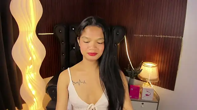 Naya Hilton online show from May 31, 2026, 6:31 pm