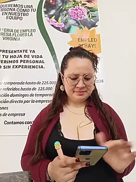 VANESSA  28 online show from May 22, 2026, 4:27 pm