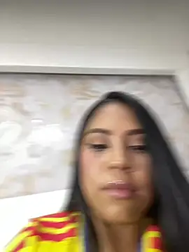 Snapshot of SelenaBella_ chatting on July 7, 2026, 6:33 pm SelenaBella online show from July 7, 2026, 6:33 pm