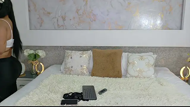 Snapshot of SelenaBella_ chatting on August 4, 2026, 2:54 pm SelenaBella online show from August 4, 2026, 2:54 pm