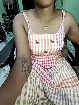 Tamil  Thara003 online show from May 8, 2026, 5:39 pm