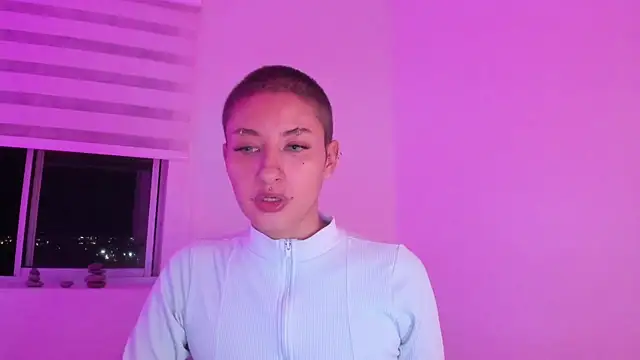 Snapshot of vandalovee_ chatting on June 30, 2026, 4:12 am vandalovee online show from June 30, 2026, 4:12 am