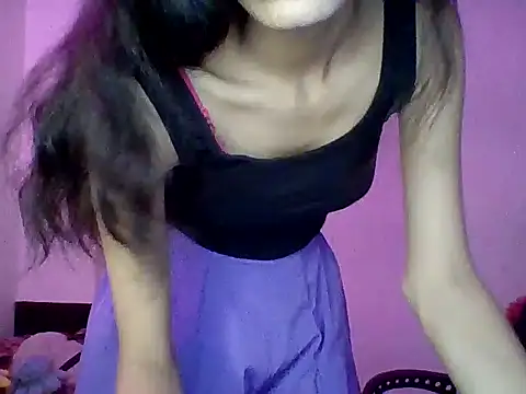 SASSY  BABY  online show from May 28, 2026, 6:10 am