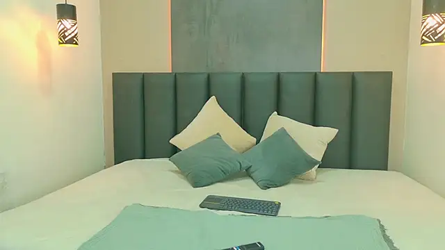 Snapshot of Luna_and_Jacksonn chatting on June 1, 2026, 2:56 am Luna and Jacksonn online show from June 1, 2026, 2:56 am