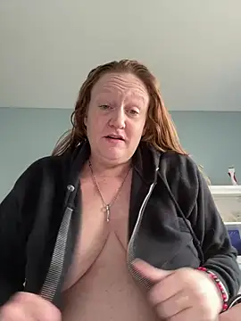 Snapshot of Kellilyn10 chatting on May 7, 2026, 9:51 pm Kellilyn10 online show from May 7, 2026, 9:51 pm
