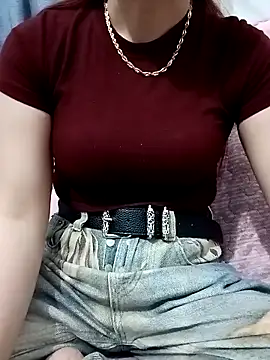 Celine 01 online show from May 10, 2026, 1:53 am