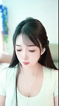 singer-wenwan online show from May 20, 2026, 6:32 am
