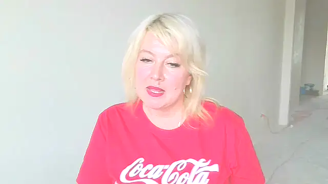 MollyyJoyy online show from May 15, 2026, 2:59 pm