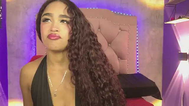 CamilaFlirt online show from June 16, 2026, 6:52 pm