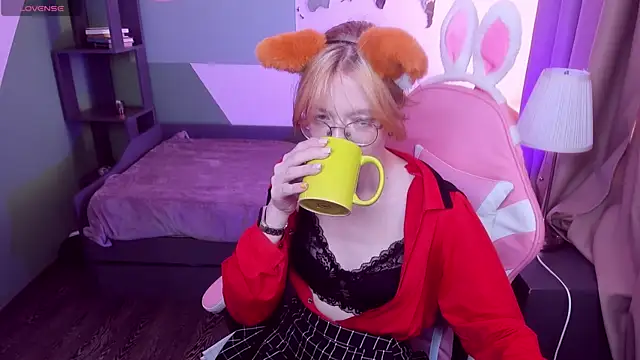 FoxxyyPolly online show from June 12, 2026, 5:38 am