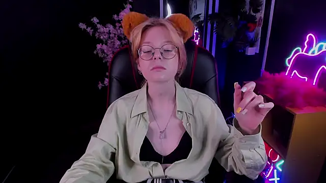 FoxxyyPolly online show from June 17, 2026, 5:29 am