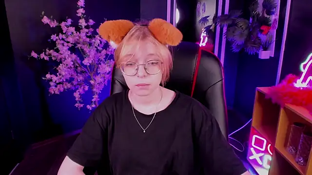 FoxxyyPolly online show from June 26, 2026, 5:13 am