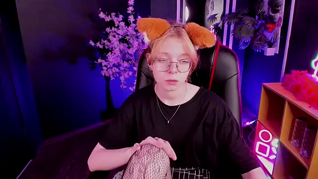 FoxxyyPolly online show from June 27, 2026, 5:57 am