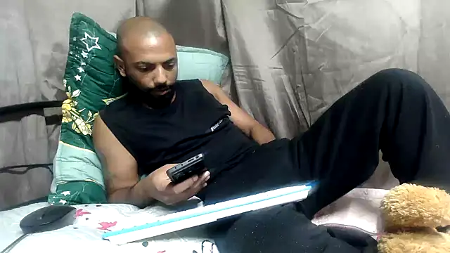 Camodick online show from April 15, 2026, 7:58 pm