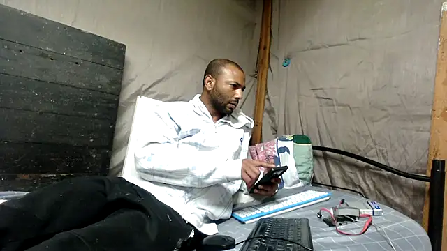 Camodick online show from May 22, 2026, 11:03 pm