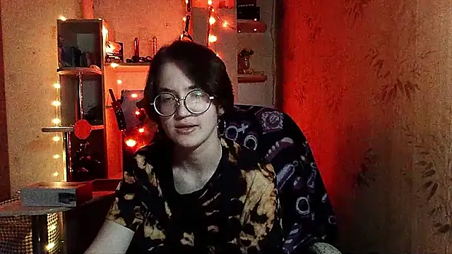 Alessa Kiss online show from May 19, 2026, 6:04 pm