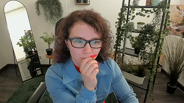 AureliaGleam online show from June 10, 2026, 1:18 am