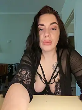 Snapshot of IsabellaJoutes chatting on May 24, 2026, 9:31 am IsabellaJoutes online show from May 24, 2026, 9:31 am