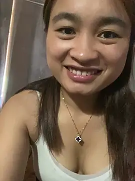 Cute-Sexyy online show from May 8, 2026, 3:21 am