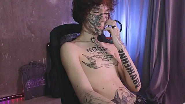 Emo   boy online show from May 19, 2026, 11:01 pm
