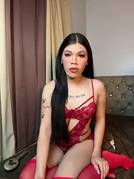 DanikaLovve online show from May 27, 2026, 7:49 am