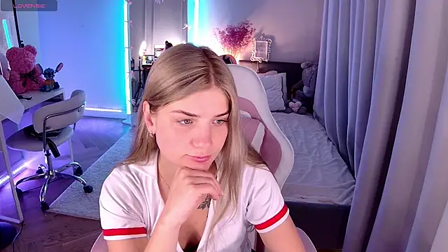 Leri One online show from May 18, 2026, 6:07 am