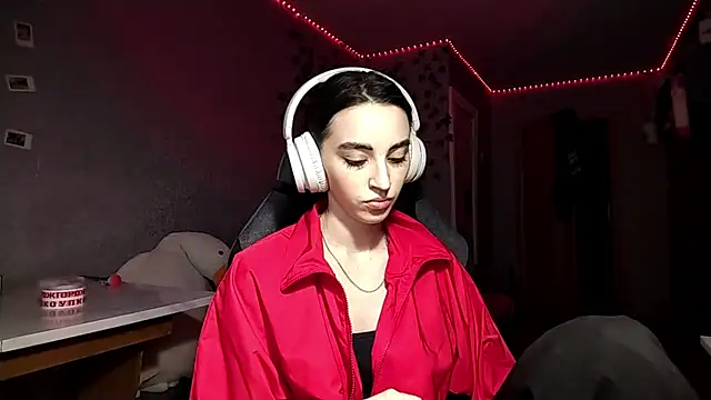 Snapshot of NightFoxxx chatting on June 14, 2026, 1:56 pm NightFoxxx online show from June 14, 2026, 1:56 pm