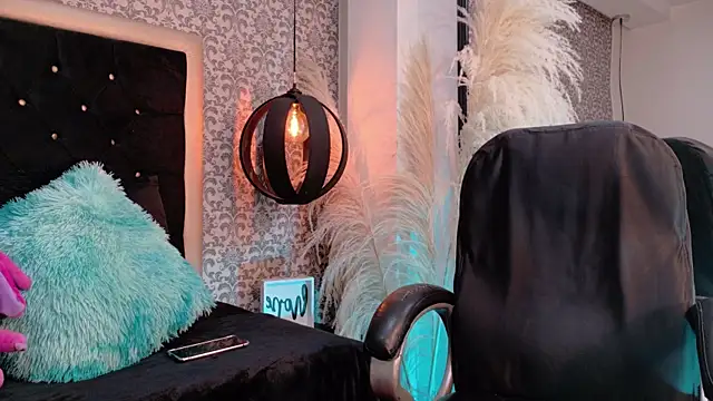 KarolFoxxi   online show from June 20, 2026, 3:00 am