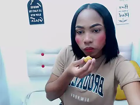 whitneynaugthyxxxx online show from May 23, 2026, 1:43 pm