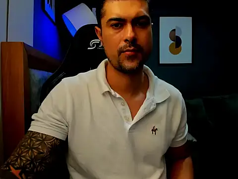 ZEI-001 online show from May 15, 2026, 2:31 am