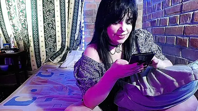 DarkRoseUwU online show from June 24, 2026, 9:45 pm