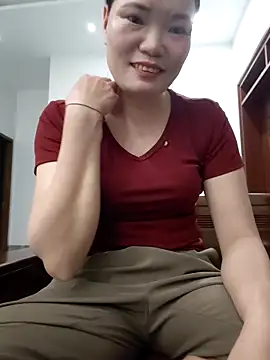 -Trici- online show from May 10, 2026, 1:04 pm