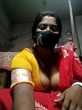 Snapshot of Miss-poly chatting on July 11, 2026, 5:19 am Miss-poly online show from July 11, 2026, 5:19 am
