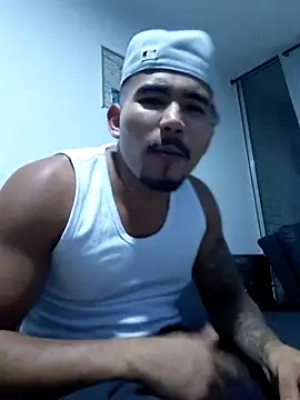 Snapshot of AndrssGold chatting on June 12, 2026, 4:54 am AndrssGold online show from June 12, 2026, 4:54 am