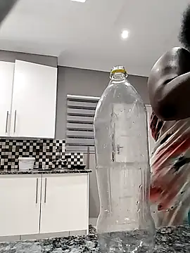 JuicyHoney 01 online show from June 28, 2026, 6:47 pm