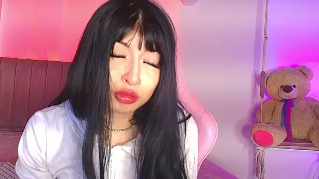 mia gyutarouwu online show from June 18, 2026, 12:10 pm