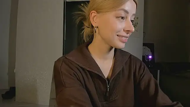 Snapshot of Jane_Bright chatting on March 8, 2025, 11:28 pm Jane Bright online show from March 8, 2025, 11:28 pm