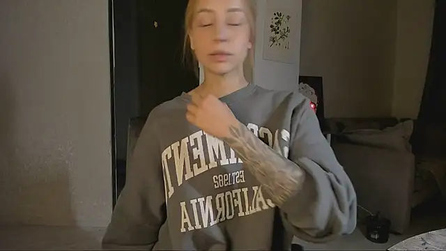 Snapshot of Jane_Bright chatting on February 28, 2025, 8:39 pm Jane Bright online show from February 28, 2025, 8:39 pm