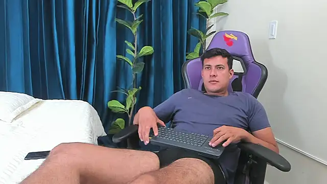 playboy Felipe online show from May 19, 2026, 1:18 pm